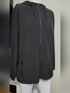 Mens Voyager Light Weight Full zip Jacket Like New Size Medium